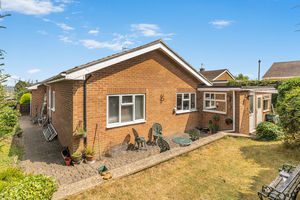 11 Uplands Rise Little Bourton